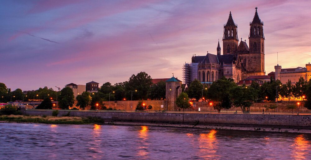 Glasfaserausbau Magdeburg & Netzinfrastruktur | InfraNova Solution GmbH